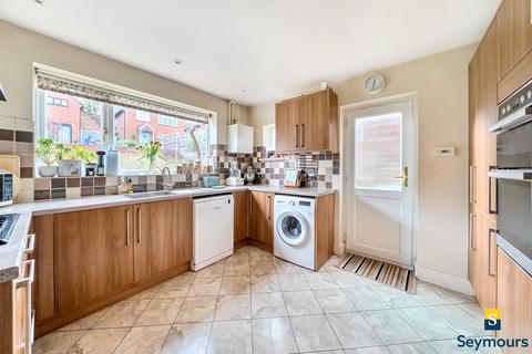 3 bedroom detached house for sale, High View Road, Surrey GU2