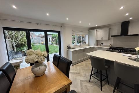18 Tysoe Hill, Glenfield, Leicester, LE3 8AQ