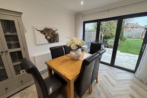 18 Tysoe Hill, Glenfield, Leicester, LE3 8AQ