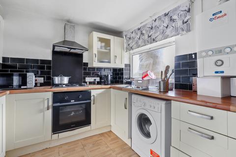 undefined, Warminster Gardens SE25