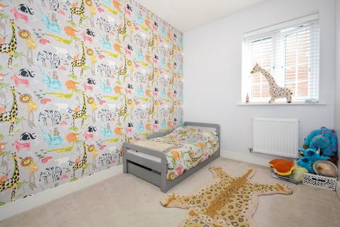17 Arnold Drive, Cawston, Rugby, CV23 9FU