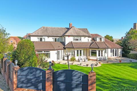 5 bedroom detached house for sale, Whitby Road, Milford on Sea, Lymington, SO41
