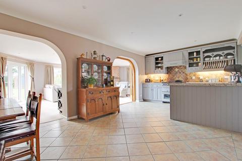 5 bedroom detached house for sale, Whitby Road, Milford on Sea, Lymington, SO41