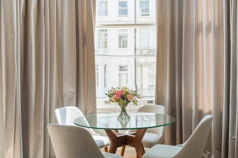 3 bedroom flat for sale, Lexham Gardens, London W8