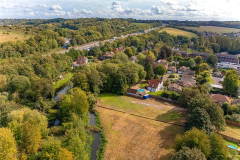 undefined, Clapton Approach, Wooburn Green, High Wycombe, Buckinghamshire, HP10