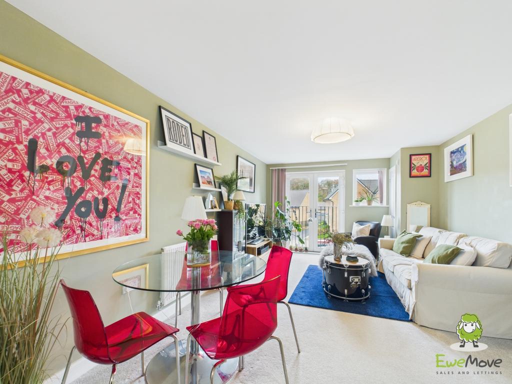 Ewe Move Estate Agents Basingstoke - Fleetlands Hou