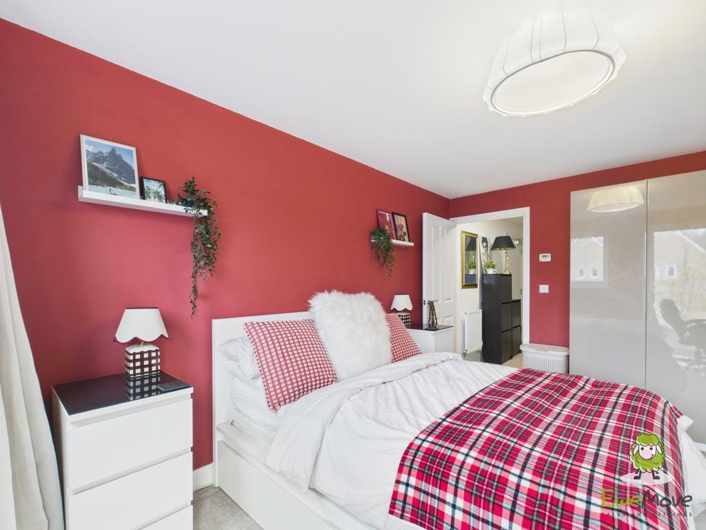 Ewe Move Estate Agents Basingstoke - Fleetlands Hou