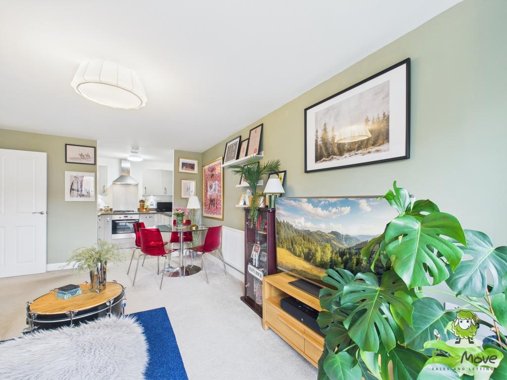 Ewe Move Estate Agents Basingstoke - Fleetlands Hou