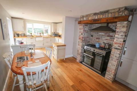 2 bedroom detached bungalow for sale, Elm Close Estate, Hayling Island