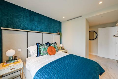 1 bedroom flat for sale, South Quay Plaza, Canary Wharf E14