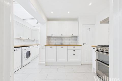 3 bedroom end of terrace house for sale, Upton Terrace, Aylesbury HP17