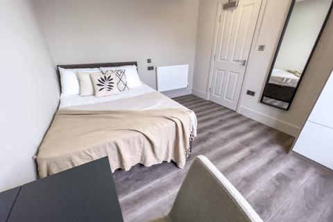 undefined, Esher Road, L6 6DF,