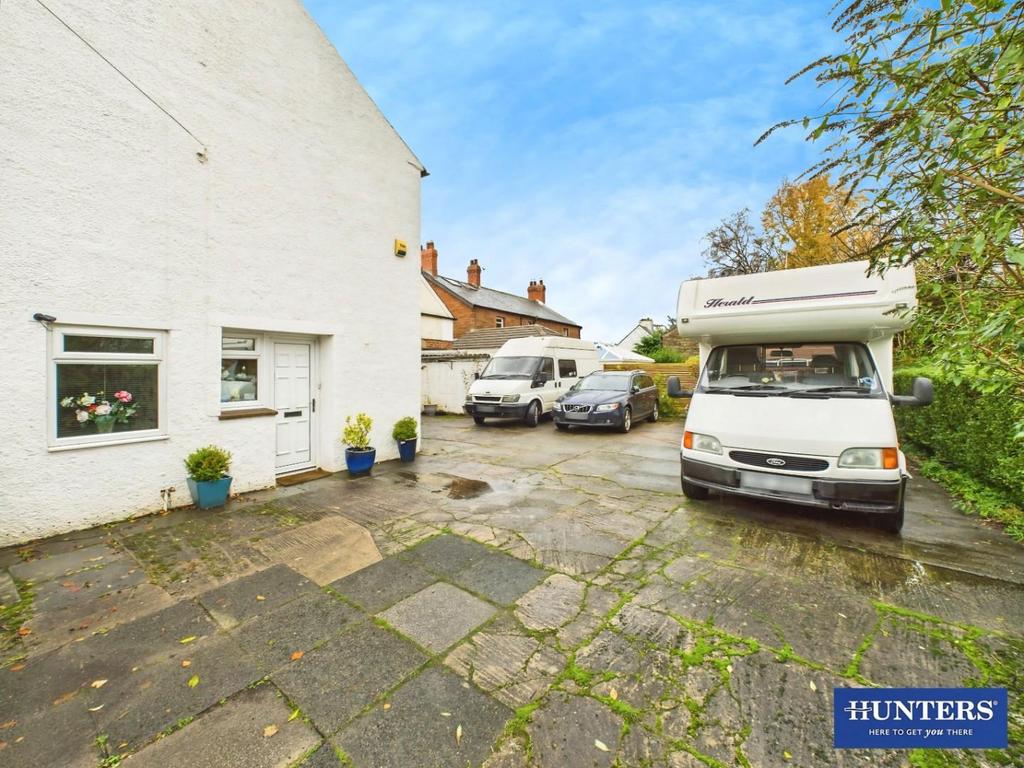 Driveway/Garden