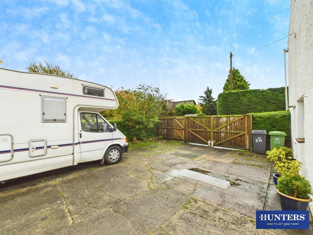 Driveway/Garden