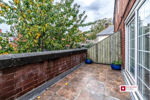3 bedroom maisonette for sale, Lowestoft Close, Upper Clapton, Hackney, E5