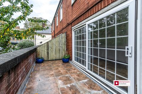 3 bedroom maisonette for sale, Lowestoft Close, Upper Clapton, Hackney, E5