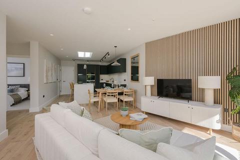 2 bedroom apartment for sale, Apartment 8, Beverley Waterside, Priests Bridge, London, SW14