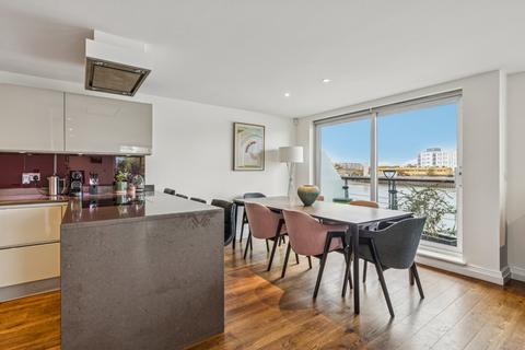 3 bedroom flat for sale, Anchor House, Smugglers Way, London