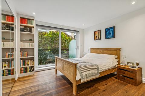 3 bedroom flat for sale, Anchor House, Smugglers Way, London