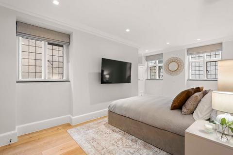 2 bedroom flat to rent, Cadogan Square, London