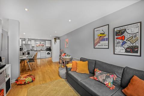 2 bedroom flat for sale, Balmes Road, Islington, London