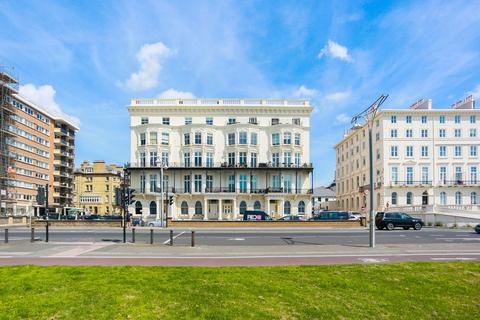 3 bedroom flat for sale, Adelaide Mansions, Hove, BN3