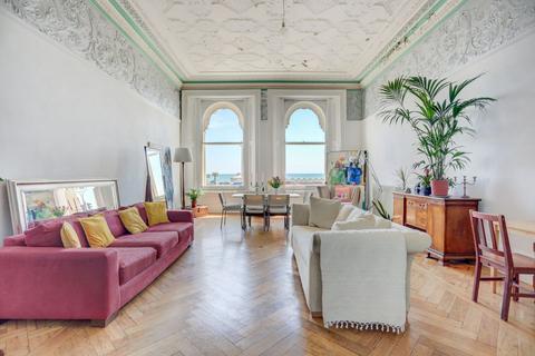 3 bedroom flat for sale, Adelaide Mansions, Hove, BN3
