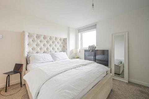 2 bedroom flat for sale, Fishguard Way, London, E16