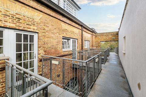 2 bedroom apartment for sale, Kidman Close, Romford, RM2