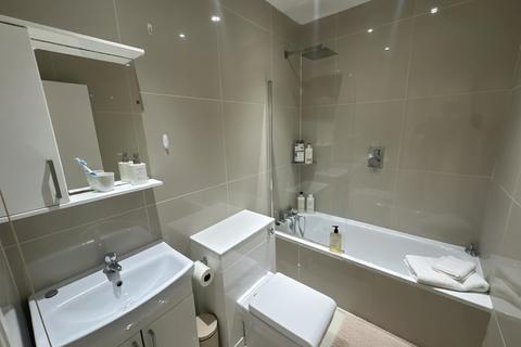 1 bedroom flat to rent, Oriental Place, Brighton, BN1