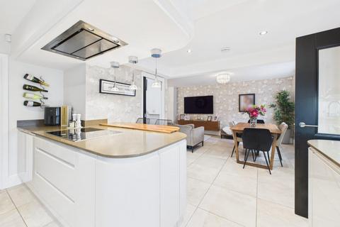 4 bedroom semi-detached house for sale, Roedhelm Road, East Morton, West Yorkshire