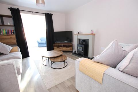 2 bedroom semi-detached house for sale, Samuel Way, Shipley