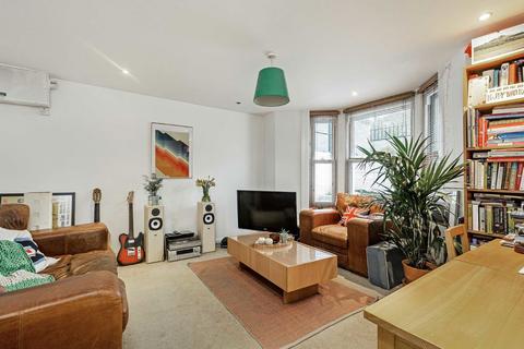 1 bedroom flat to rent, Rossiter Road, London SW12