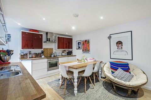1 bedroom flat to rent, Rossiter Road, London SW12