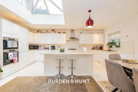 5 bedroom semi-detached house for sale, Donington Avenue, Barkingside, IG6