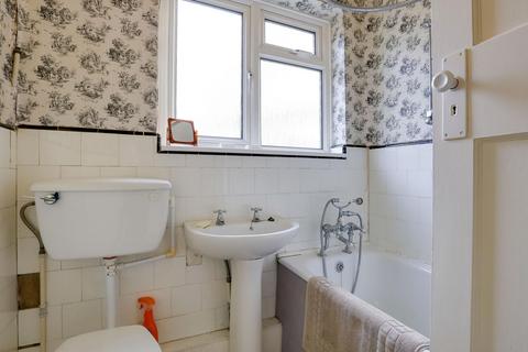 2 bedroom maisonette for sale, Beresford Gardens, Enfield