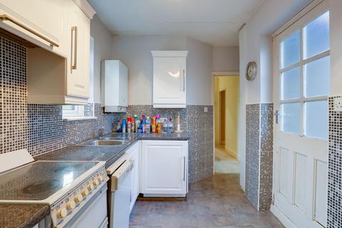 2 bedroom maisonette for sale, Beresford Gardens, Enfield