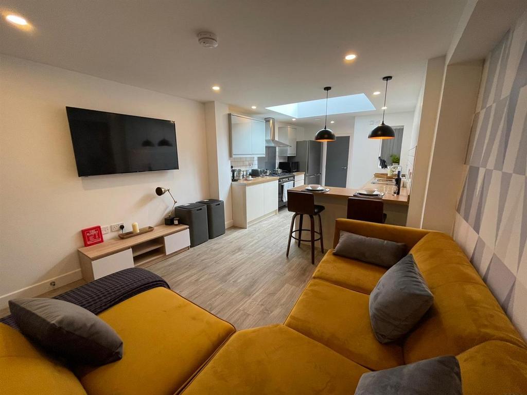 Whats App Image 2021-08-08 at 00.49.41.jpeg