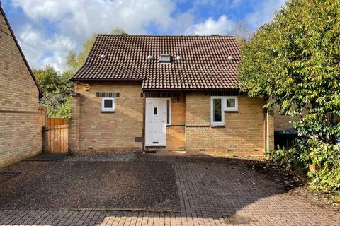 3 bedroom detached house to rent, Edmund Court, Shenley Church End