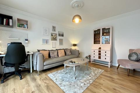3 bedroom detached house to rent, Edmund Court, Shenley Church End