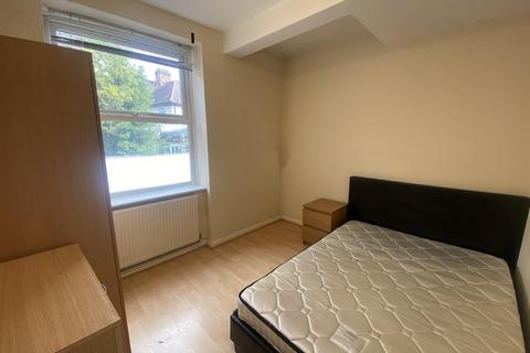 3 bedroom apartment to rent, Sunningfields Road, Hendon, London