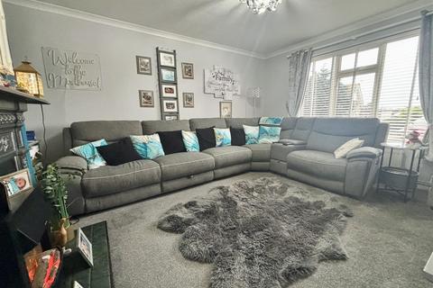 2 bedroom semi-detached bungalow for sale, Cissbury Avenue, Peacehaven