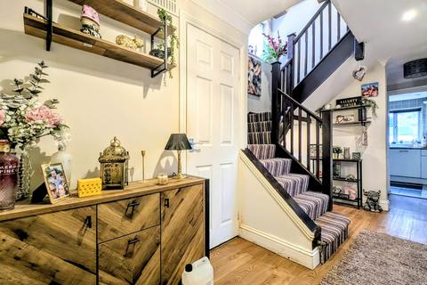 4 bedroom semi-detached house for sale, Robinson Way, Bordon GU35