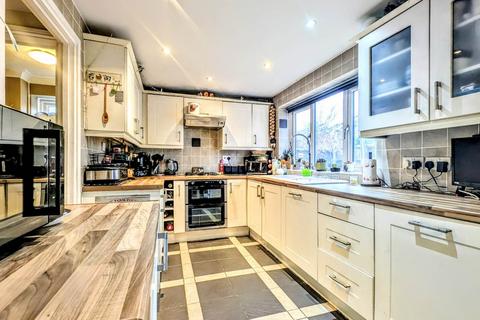 4 bedroom semi-detached house for sale, Robinson Way, Bordon GU35