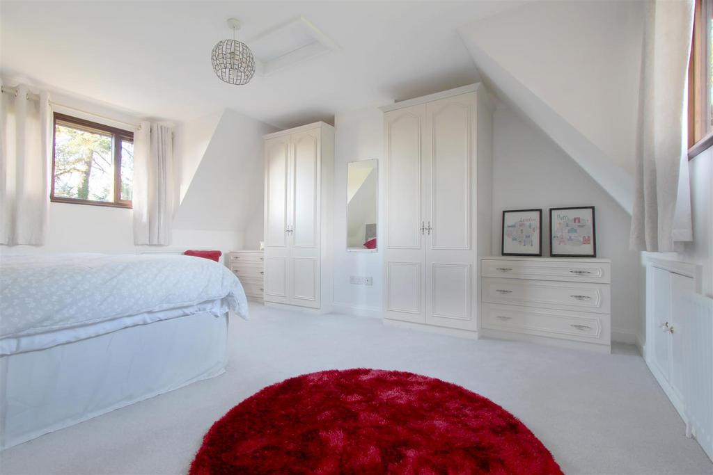 Bedroom 2a.jpg