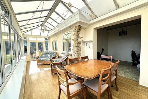 3 bedroom detached house for sale, Queen Margarets Road, Scarborough, YO11