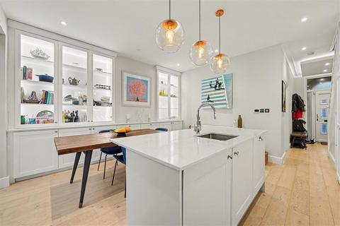 3 bedroom terraced house for sale, Mayhill Road, London SE7