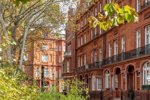 2 bedroom flat for sale, Pont Street, London, SW1X