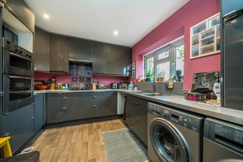 3 bedroom flat for sale, Bolster Grove, London N22