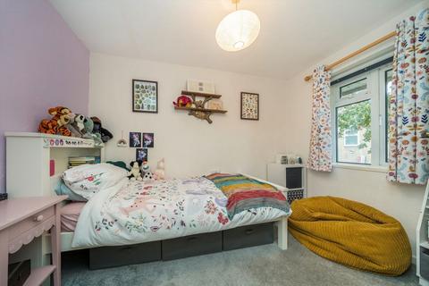 3 bedroom flat for sale, Bolster Grove, London N22